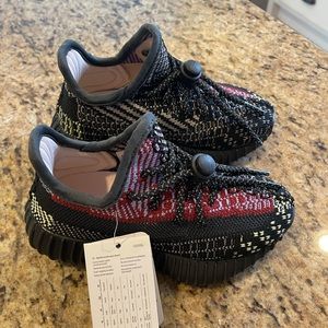 NWT Yeezy Boost Adidas youth size